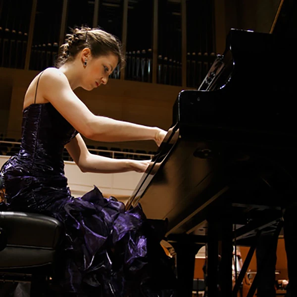 Ardita_Statovci_600x600